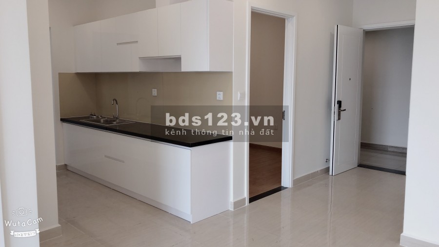 Cho thuê 2PN, 2WC C/c Moonlight Boulevard có rèm, máy lạnh, máy nước nóng giá 8.5 tr/tháng