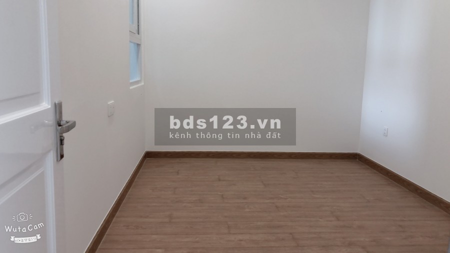 Cho thuê 2PN, 2WC C/c Moonlight Boulevard có rèm, máy lạnh, máy nước nóng giá 8.5 tr/tháng