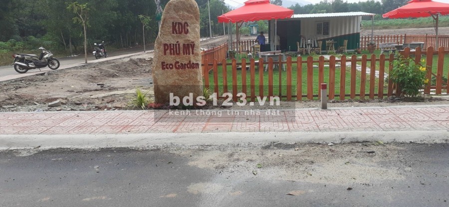 Bán đất ngay trung tâm hành chính ngay cạnh hồ Châu Pha giá tốt cho anh/chị đầu tư
