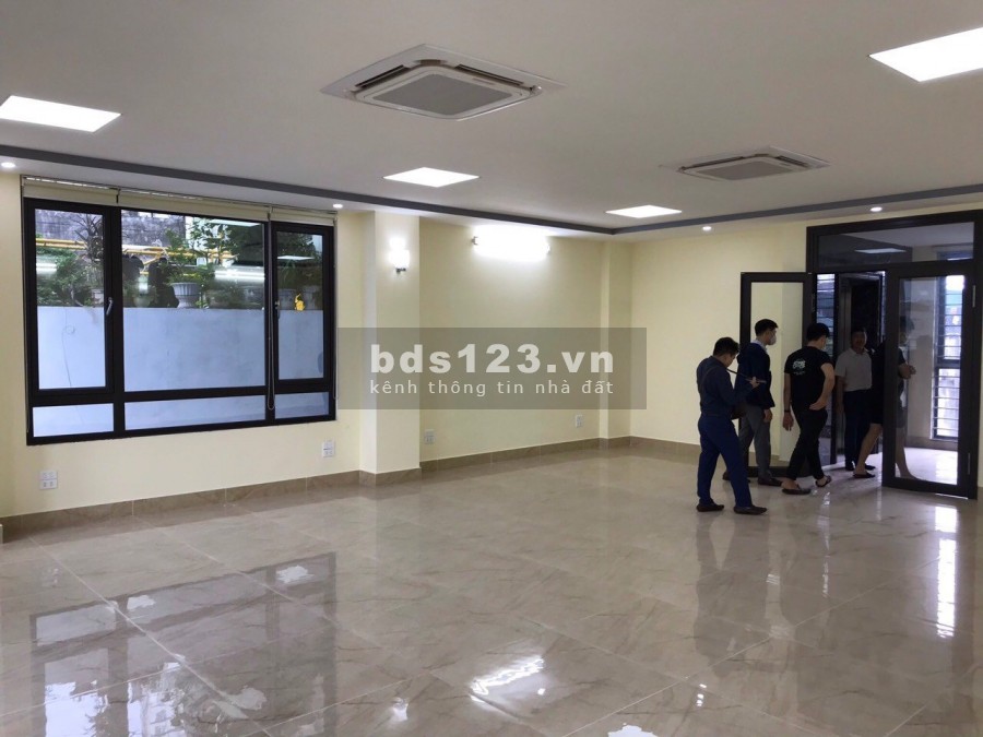 Cho thuê Biệt thự Nguyễn chí thanh 230m2 xây dựng 210m x 4 tâng