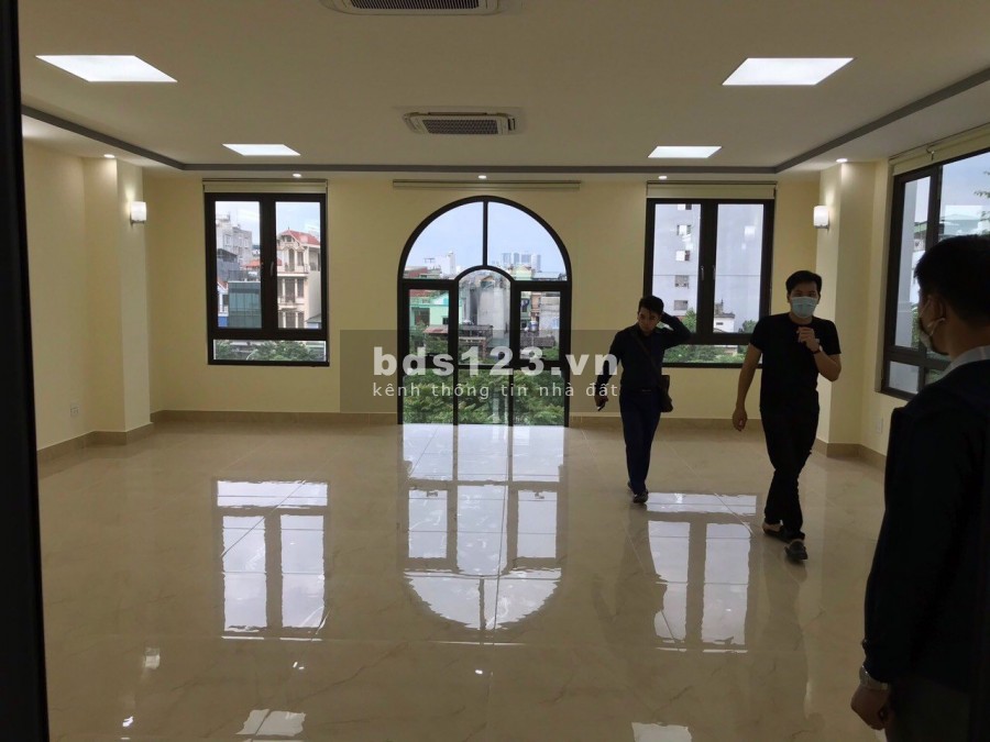 Cho thuê Biệt thự Nguyễn chí thanh 230m2 xây dựng 210m x 4 tâng