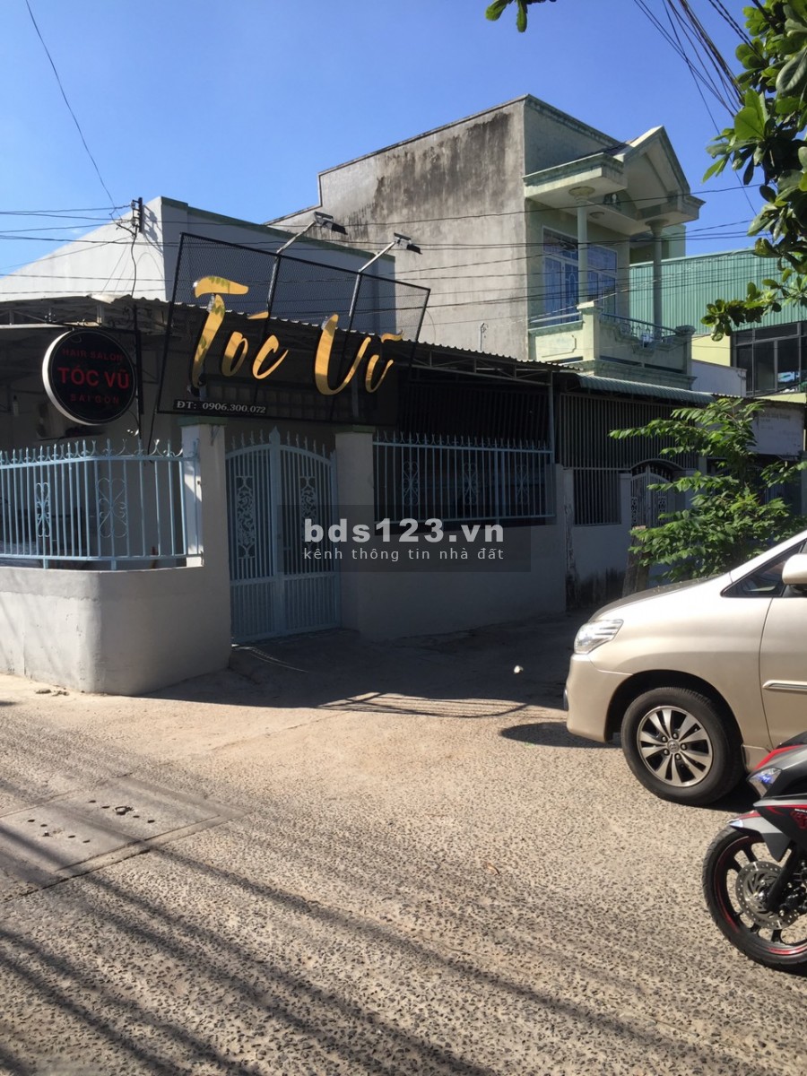 Bán nhà 3 mặt tiền đường Nguyễn Hội, TP Phan Thiết, Bình Thuận