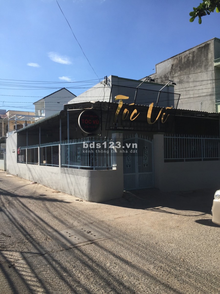 Bán nhà 3 mặt tiền đường Nguyễn Hội, TP Phan Thiết, Bình Thuận