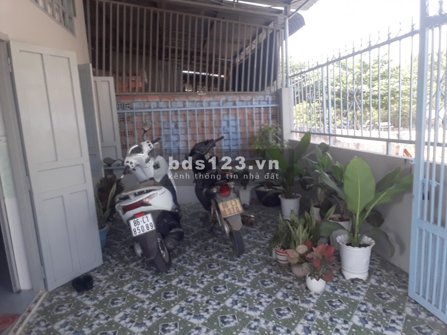 Bán nhà 3 mặt tiền đường Nguyễn Hội, TP Phan Thiết, Bình Thuận