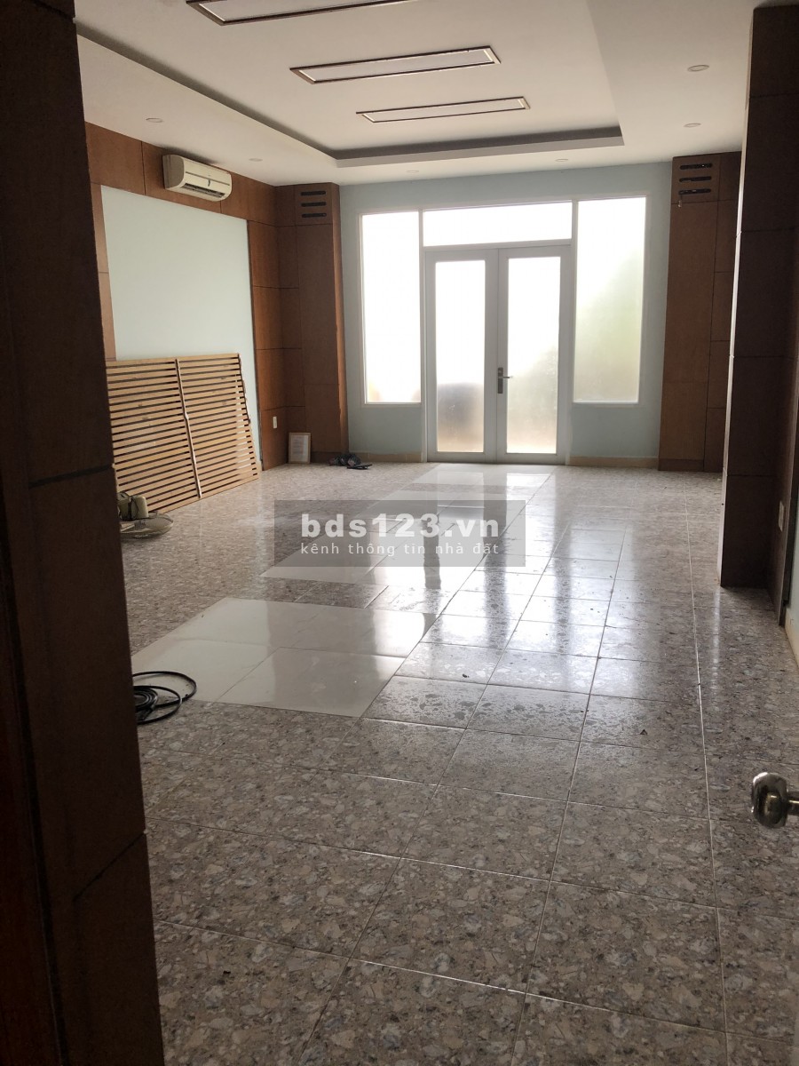 Nhà Mặt Tiền đường Hoa Lan 8x18m Hầm Trệt 3 lầu 16P: cho làm CHDV