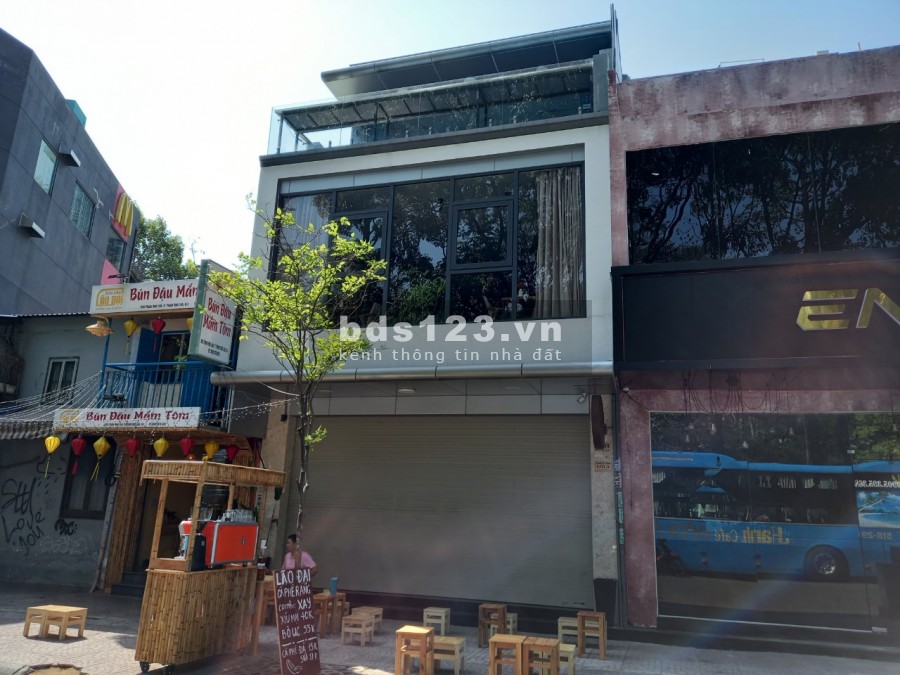 Bán nhà mặt tiền Phạm Ngũ Lão, Q1 (5,6m x 13m) khu trung tâm đắc địa nhất sài gòn.