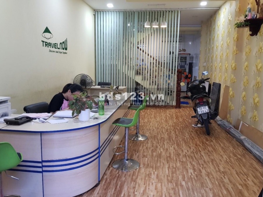 Bán nhà vị trí đẹp bốn lầu kiêan cố giá rẻ ngay tại P2 Tân Bình cách sân bay chỉ 3 phút di chuyển