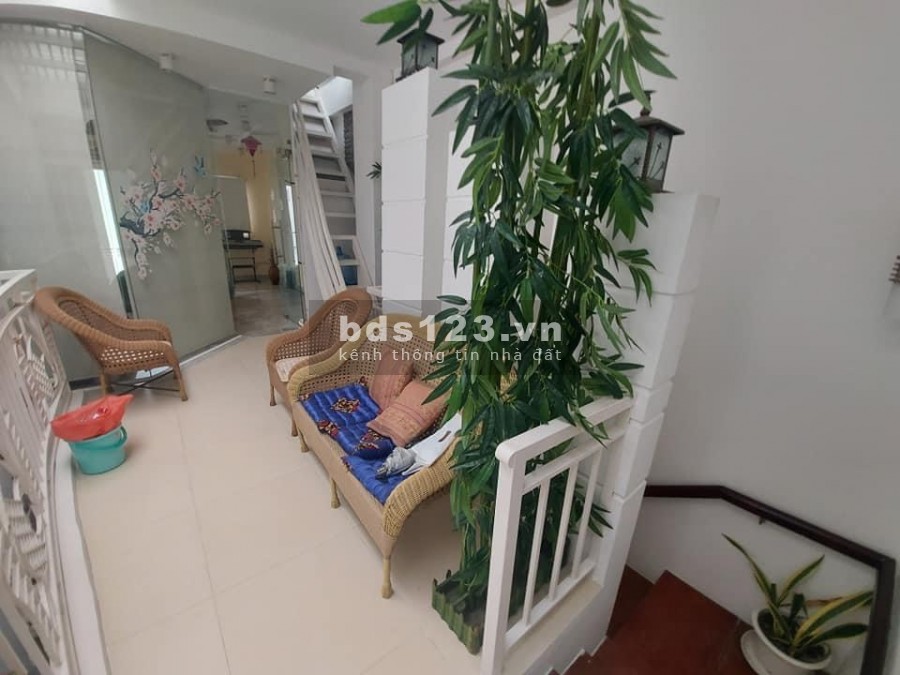 Mặt tiền Phan Văn Trị, 5x26m, TN hơn 50 tr/th, 4 lầu, cần tiền bán gấp, lh0904358019