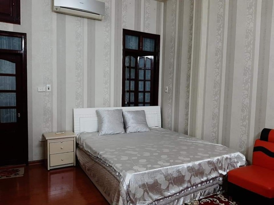 Cần Bán Nhà Hiếm Đẹp ở luôn oto phân lô Hoàng Quốc Việt 50m2 6.6 tỷ