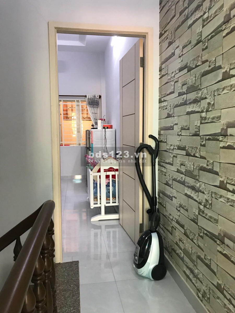 Nhà đẹp 60m2, giá tốt nhỉnh 4 tỷ, HXH đỗ cửa, Lê Văn Thọ, Phường 14, Quận Gò Vấp.