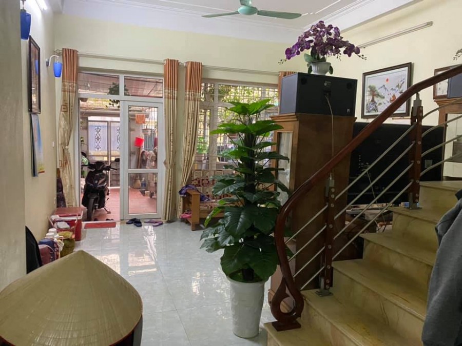 Bán nhà Trường Chinh, lô góc, sát phố, nhà mới đẹp, sổ nở hậu 60m2/6,85 tỷ