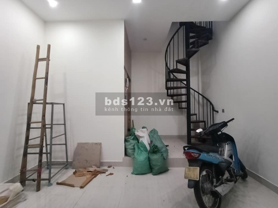 Bán nhà Nguyễn Trãi, 7 tầng thang máy, ngõ to oto, kinh doanh, văn phòng, hơn 5 tỷ