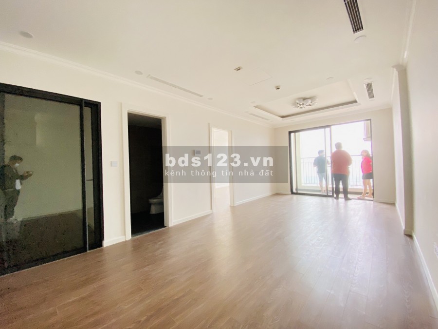Bán căn hộ tòa R1 Sunshine Riverside 2 phòng ngủ, ban công hướng Tây giá 2.35 tỷ