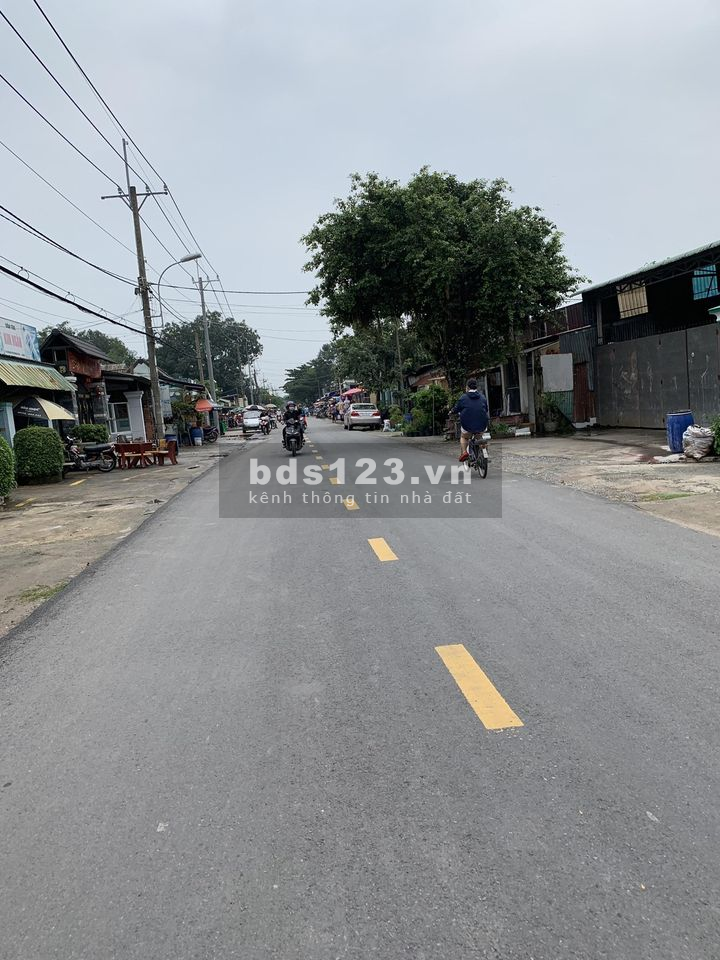 Tôi cần bán gấp miếng đất Nguyễn Trung Trực xã Long Cang