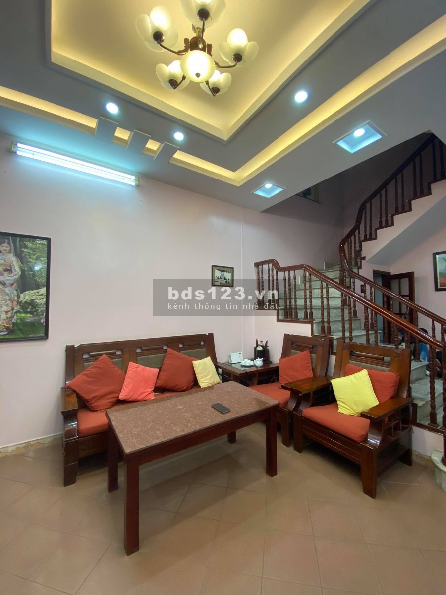 BÁN GẤP nhà riêng quận Cầu Giấy - Hà Nội, chủ cần tiền mua nhà phố, nhà đẹp vào ở luôn