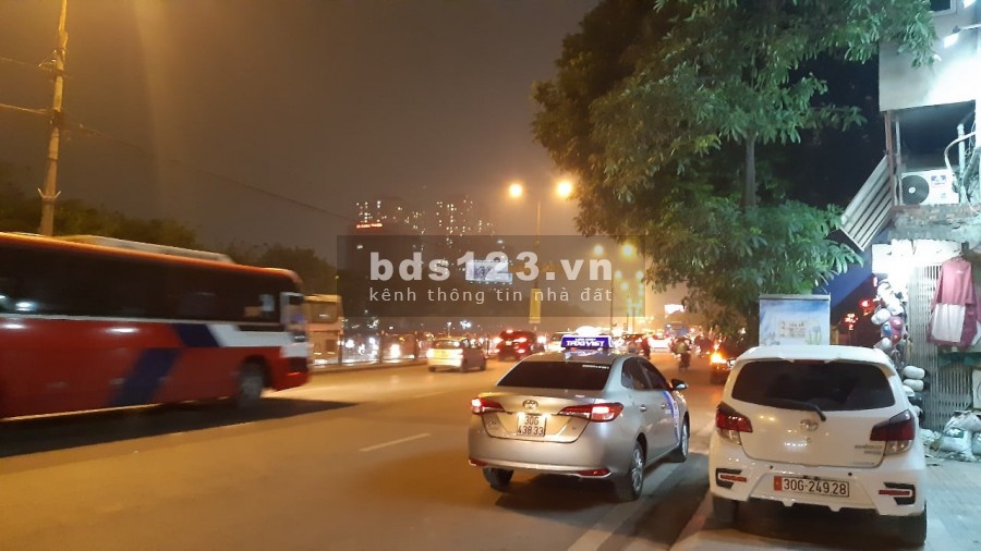 Có 1 ko 2. Bán nhà mặt phố Giải Phóng 190m, Mt 8m, nhỉnh 20 tỷ, Đt 7 tầng thang máy