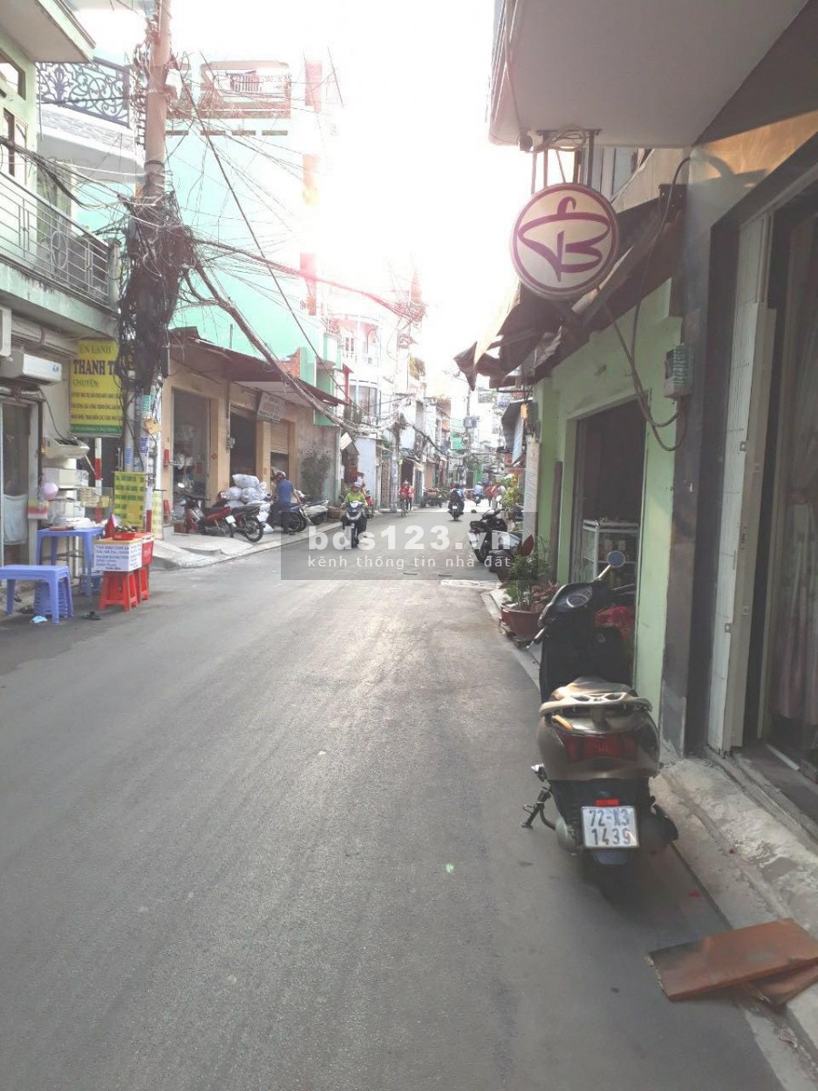 Cần Bán Gấp Hẻm Ô tô Lũy Bán Bích 74m2 Sổ Hồng Vuông Cách Mặt Tiền Vài Chục Mét Giá 5 TỶ XX