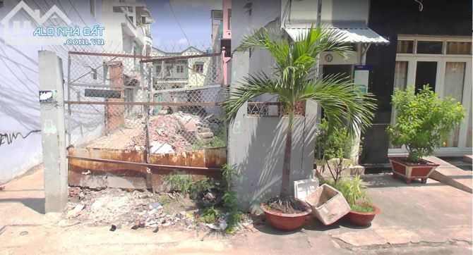 Cần bán gấp đất nền của gia đình ở đường Bà Hom, Quận 6, có sổ riêng