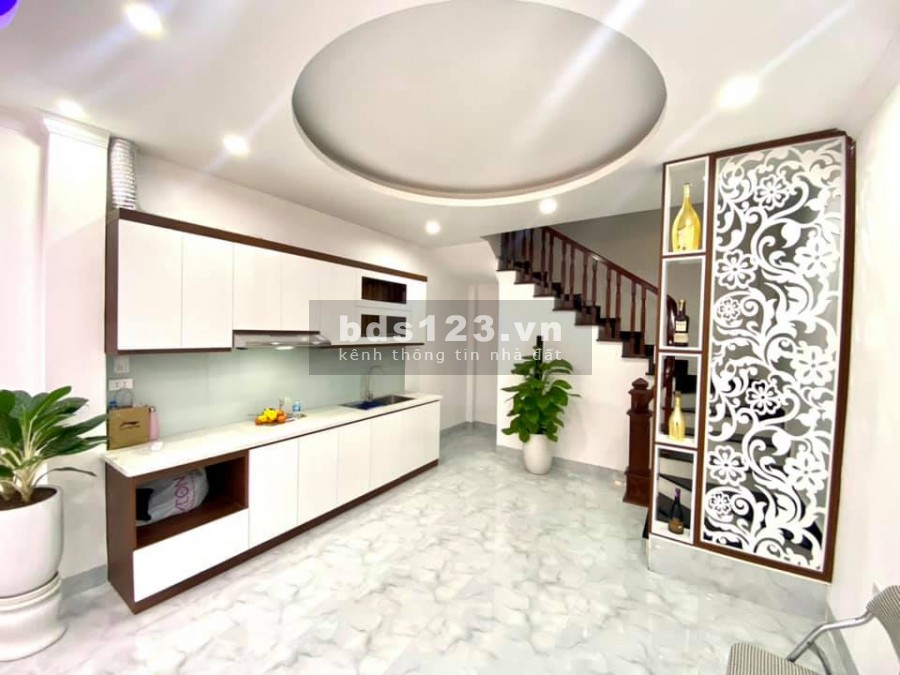 Bán nhà đẹp Gia Thượng 34m2 cho gia đình trẻ. Gần trường học, công viên, chợ.
