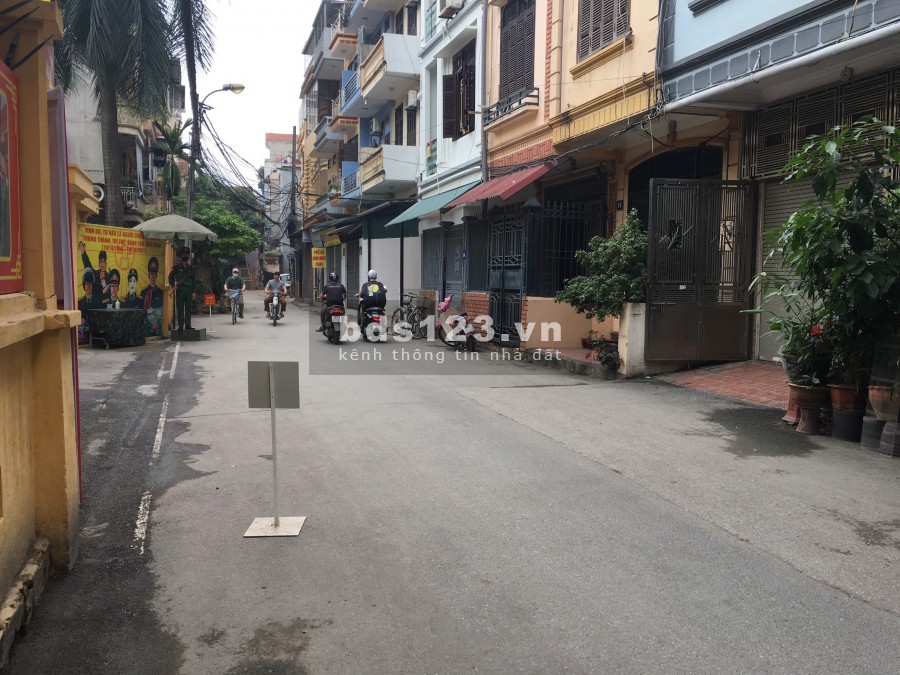 Nhà 5 tầng 60m2 kinh doanh phố Đội Nhân, Ba Đình, HN