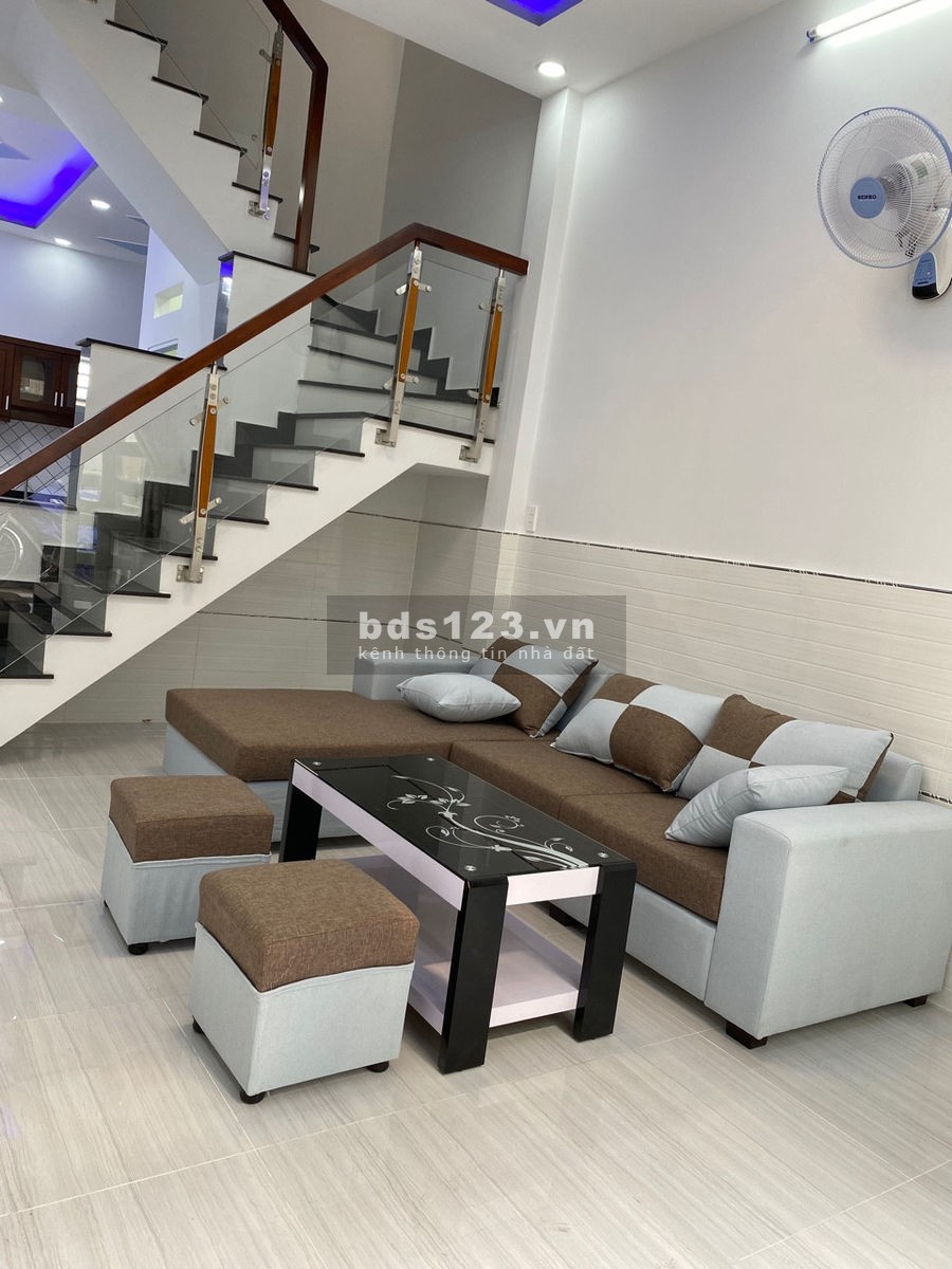 Bán nhà 1lầu + 2PN rộng rãi. Tặng kèm nội thất, ngay ngã tư Gò Mây