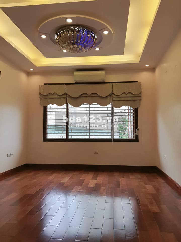 Bán nhà đẹp Gia Thượng 34m2 cho gia đình trẻ. Gần trường học, công viên, chợ.