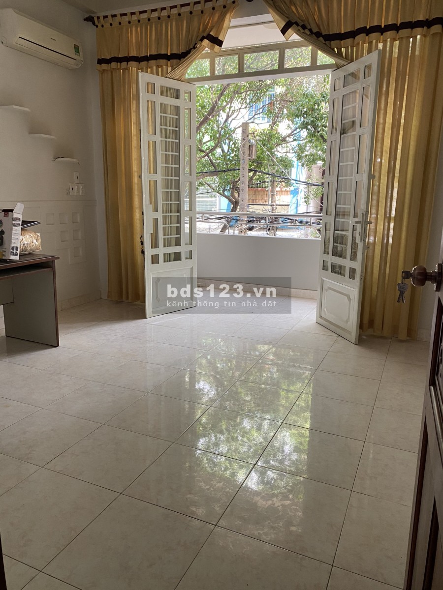 Nhà Đẹp Khu Cư Xá Nguyên Hồng Trệt 2Lầu ST Giá 23Tr/th