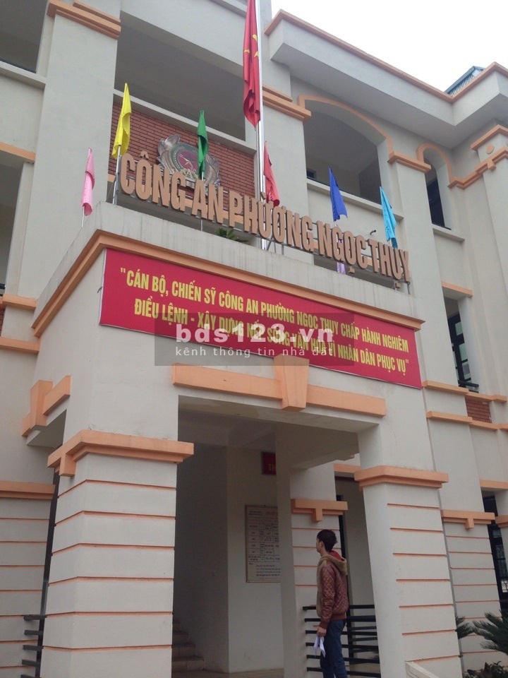Bán nhà đẹp Gia Thượng 34m2 cho gia đình trẻ. Gần trường học, công viên, chợ.
