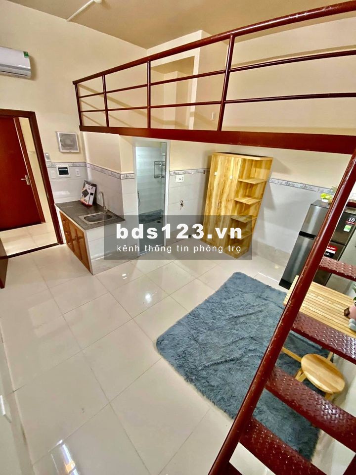 Cho thuê phòng tại Phạm Văn Bạch P15 Tân Bình có gác, sẵn máy lạnh, cao thoáng