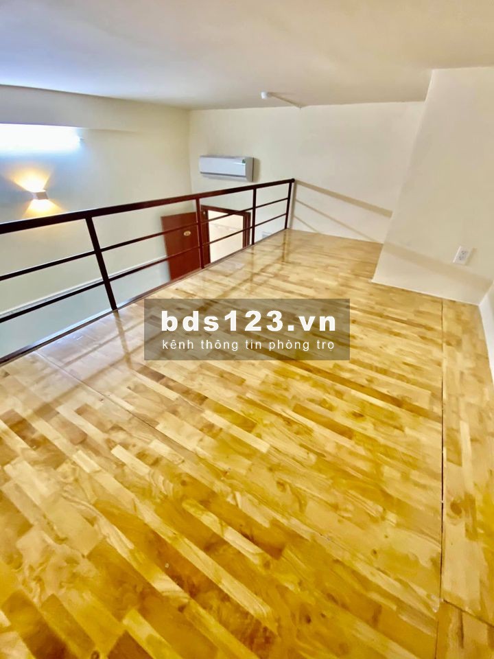 Cho thuê phòng tại Phạm Văn Bạch P15 Tân Bình có gác, sẵn máy lạnh, cao thoáng
