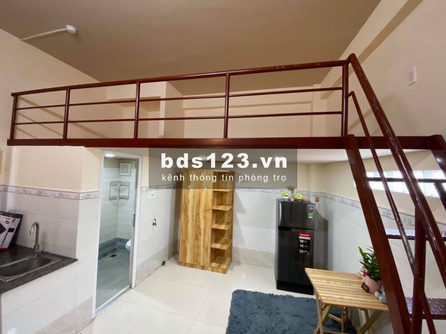 Cho thuê phòng tại Phạm Văn Bạch P15 Tân Bình có gác, sẵn máy lạnh, cao thoáng