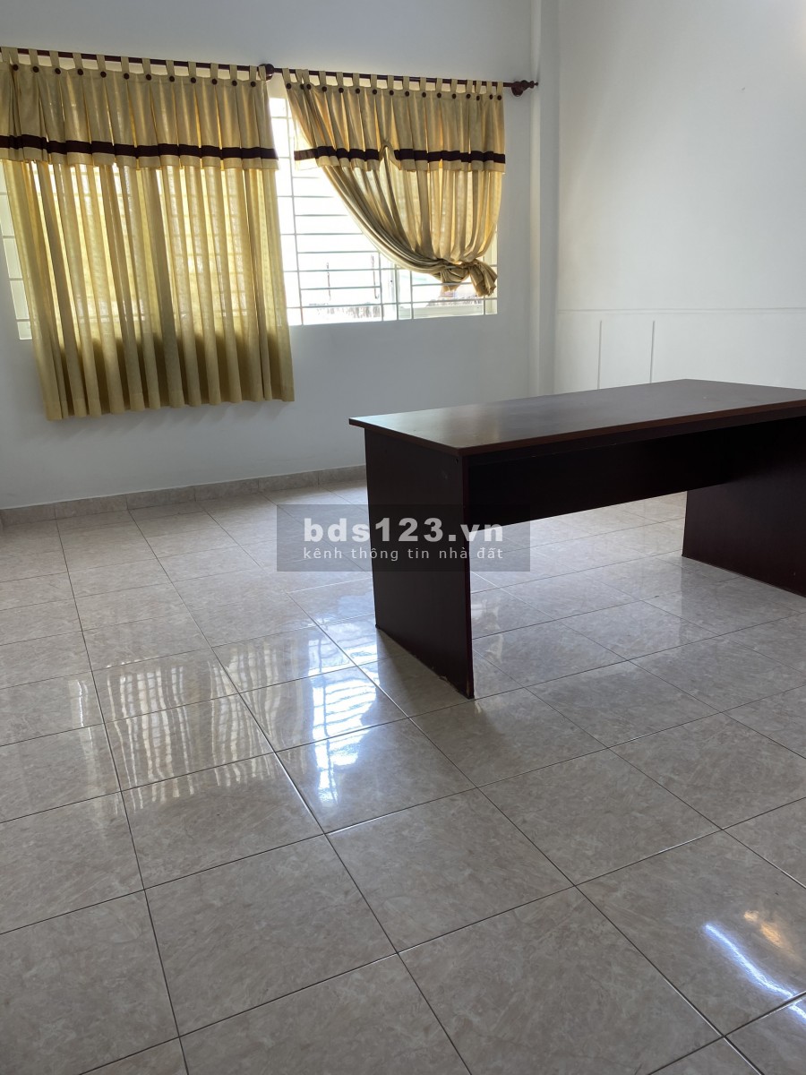 Nhà Đẹp Khu Cư Xá Nguyên Hồng Trệt 2Lầu ST Giá 23Tr/th
