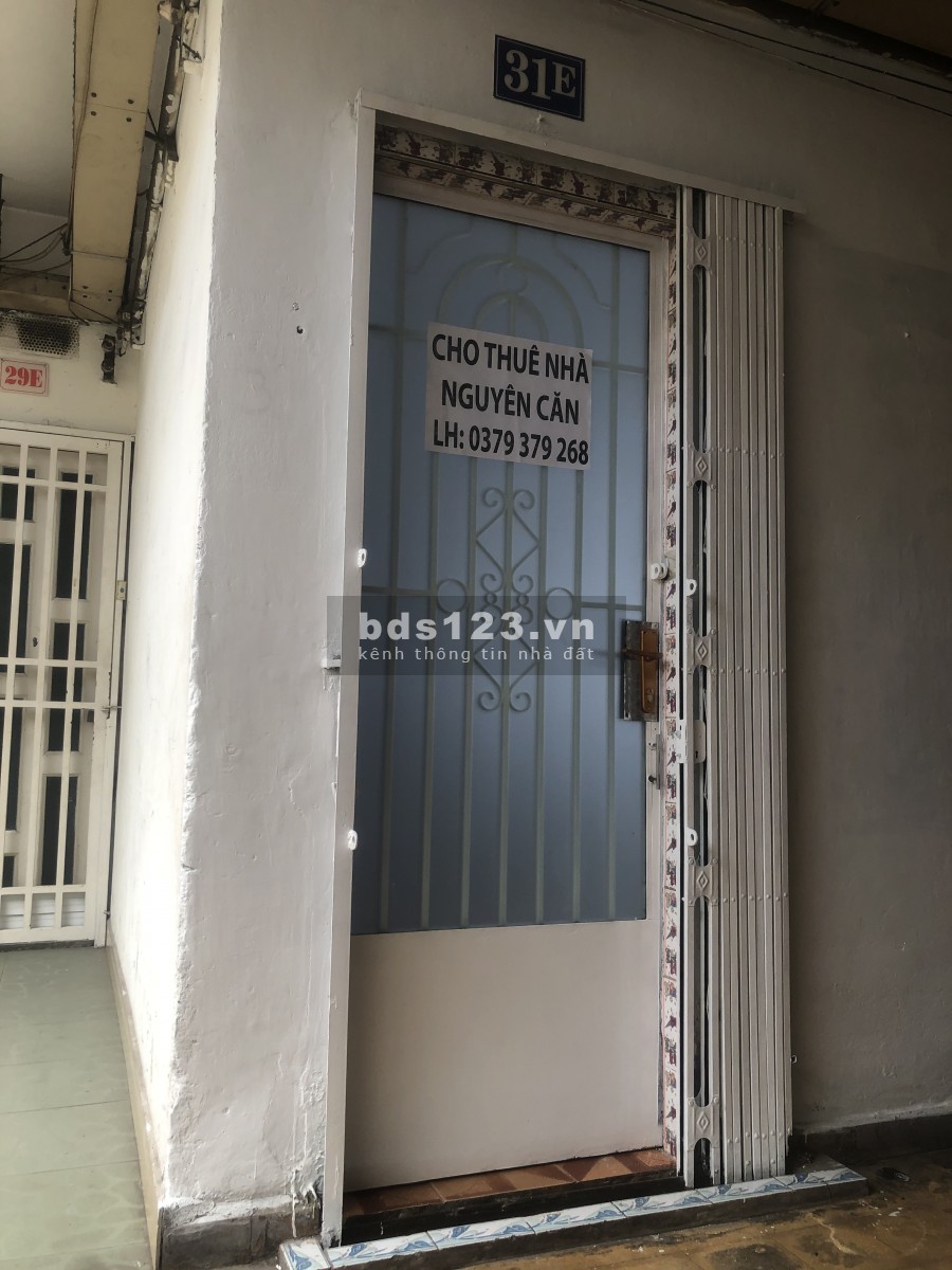 Nhà mới sơn sửa mới tinh, trống, dọn vào ở ngay...