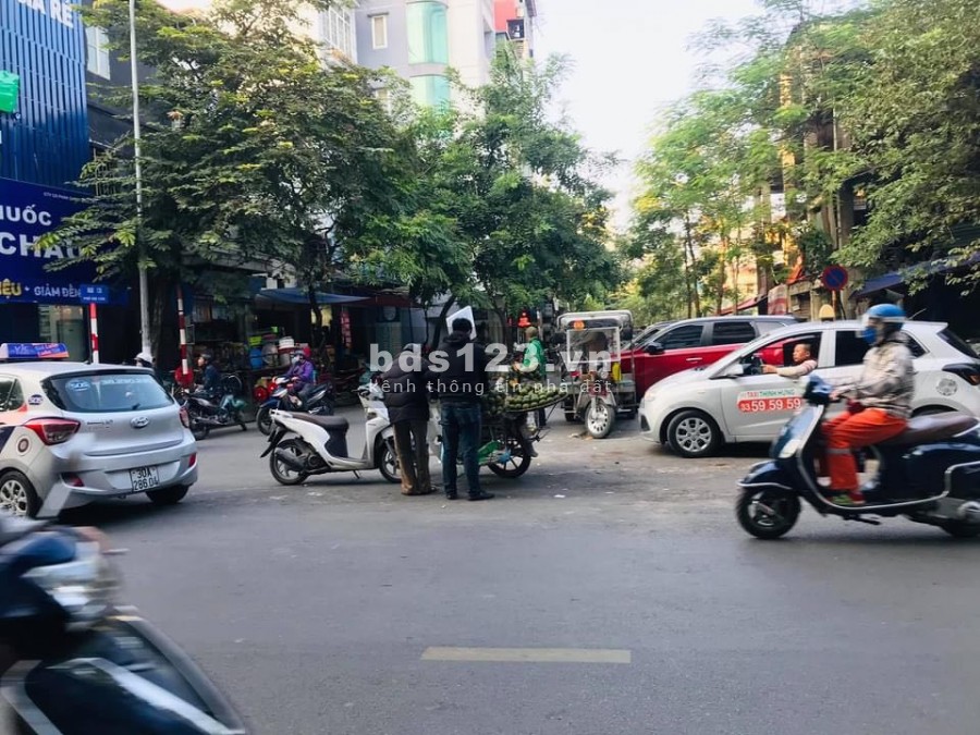 CÓ 102 ĐỘI CẤN Ô TÔ ĐỖ CỬA 5 TẦNG MẶT TIỀN 10M NHỈNH 7TỶ