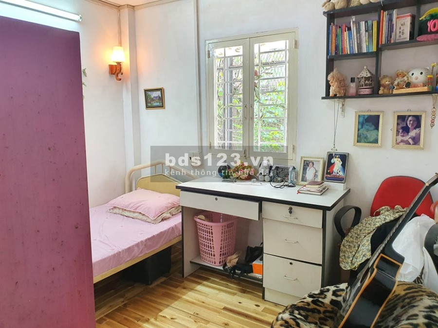 Cần bán nhà hẻm Cách Mạng Tháng 8 Quận Tân Bình 36m2 giá chỉ 2 tỷ 9