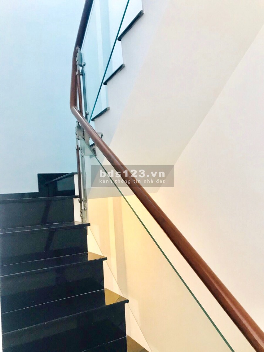 Chính Chủ Bán gấp nhà mới xây 5 tầng hẻm 4m Lý Nam Đế, Phường 7, Quận 11. kế Quận 10. Giá 4,7 tỷ