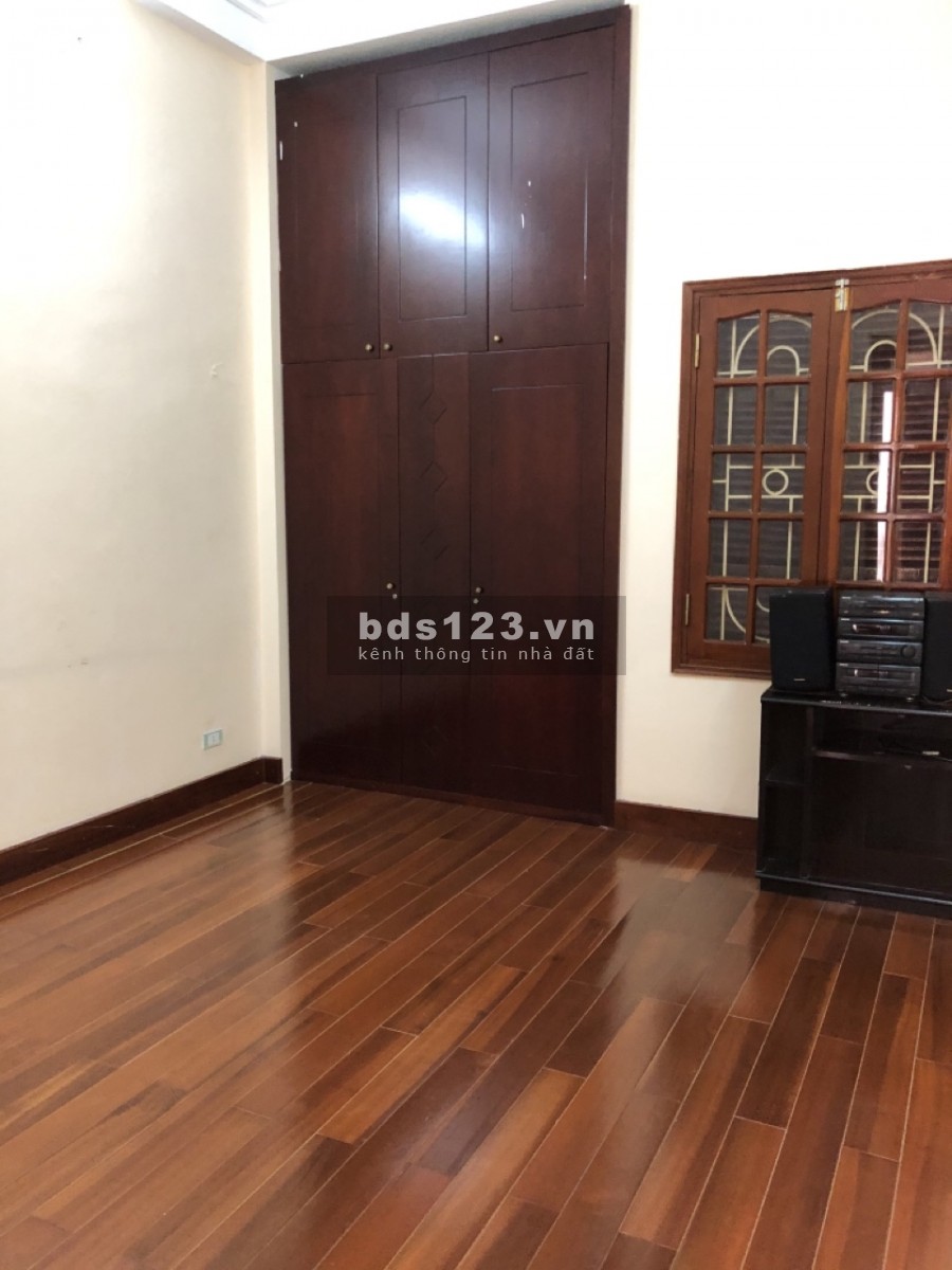 Lương Thế Vinh!!! Cực phẩm ở ngay, ngõ ô tô đỗ cửa, 3 bước đường to.