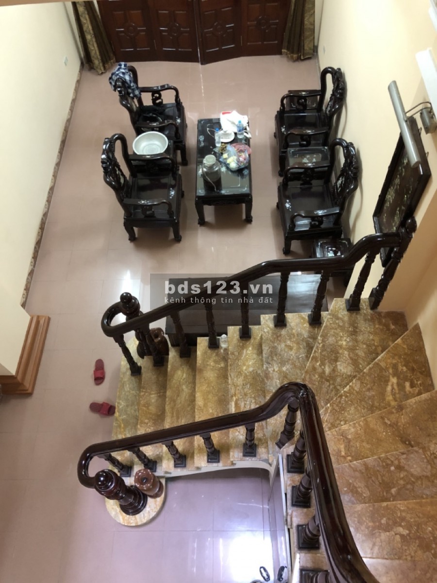 Lương Thế Vinh!!! Cực phẩm ở ngay, ngõ ô tô đỗ cửa, 3 bước đường to.