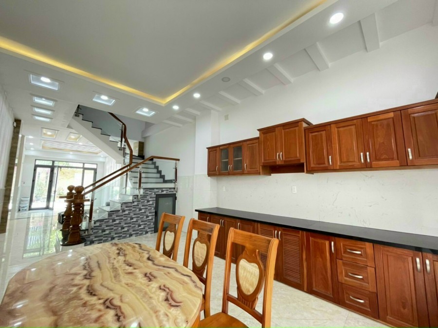 Bán nhà mặt tiền đường số Phạm Hữu Lầu, Quận 7, Giá 8.35 tỷ +84.943211439 Ms Hải