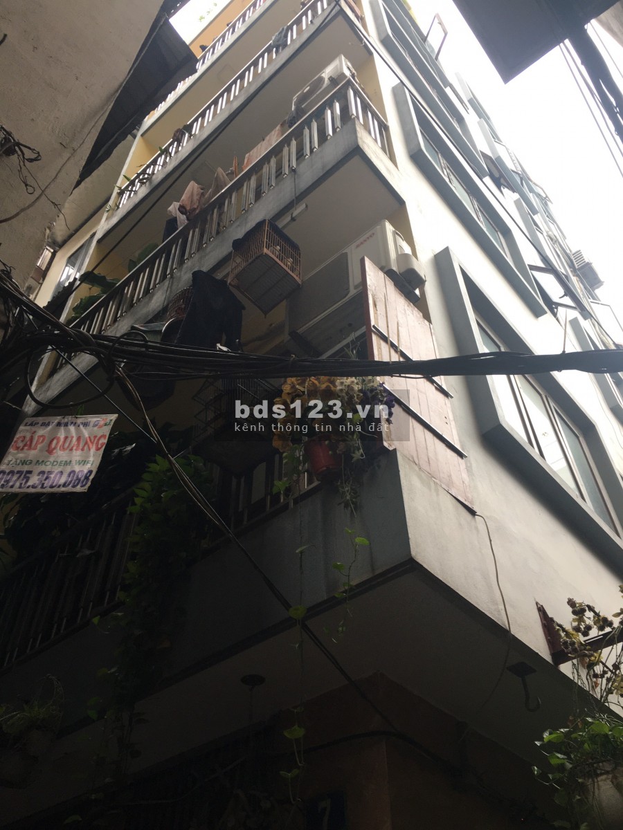 BÁN NHÀ TRUNG TÂM CẦU GIẤY DT 35M2. 5 TẦNG. NGÕ 3 GÁC. Giá: 2 Tỷ HƠN