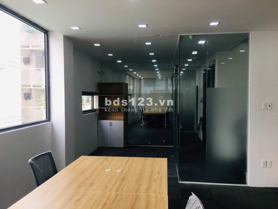 Nhà Cho Thuê MT Cộng Hòa , P13, Q.Tân Bình, DT: 5x20m, hầm 5 lầu thang máy