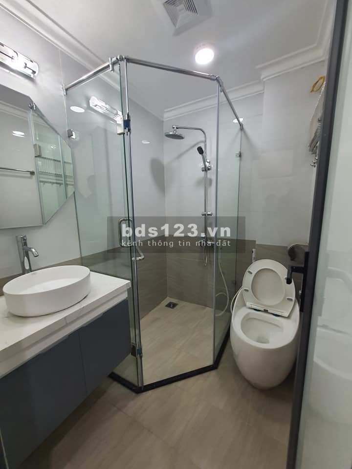 Bán Nhà Phân Lô Trần Quốc Hoàn, DT 44M x 5 Tầng, ô tô Kinh Doanh, 2 thoáng, Q. Cầu Giấy