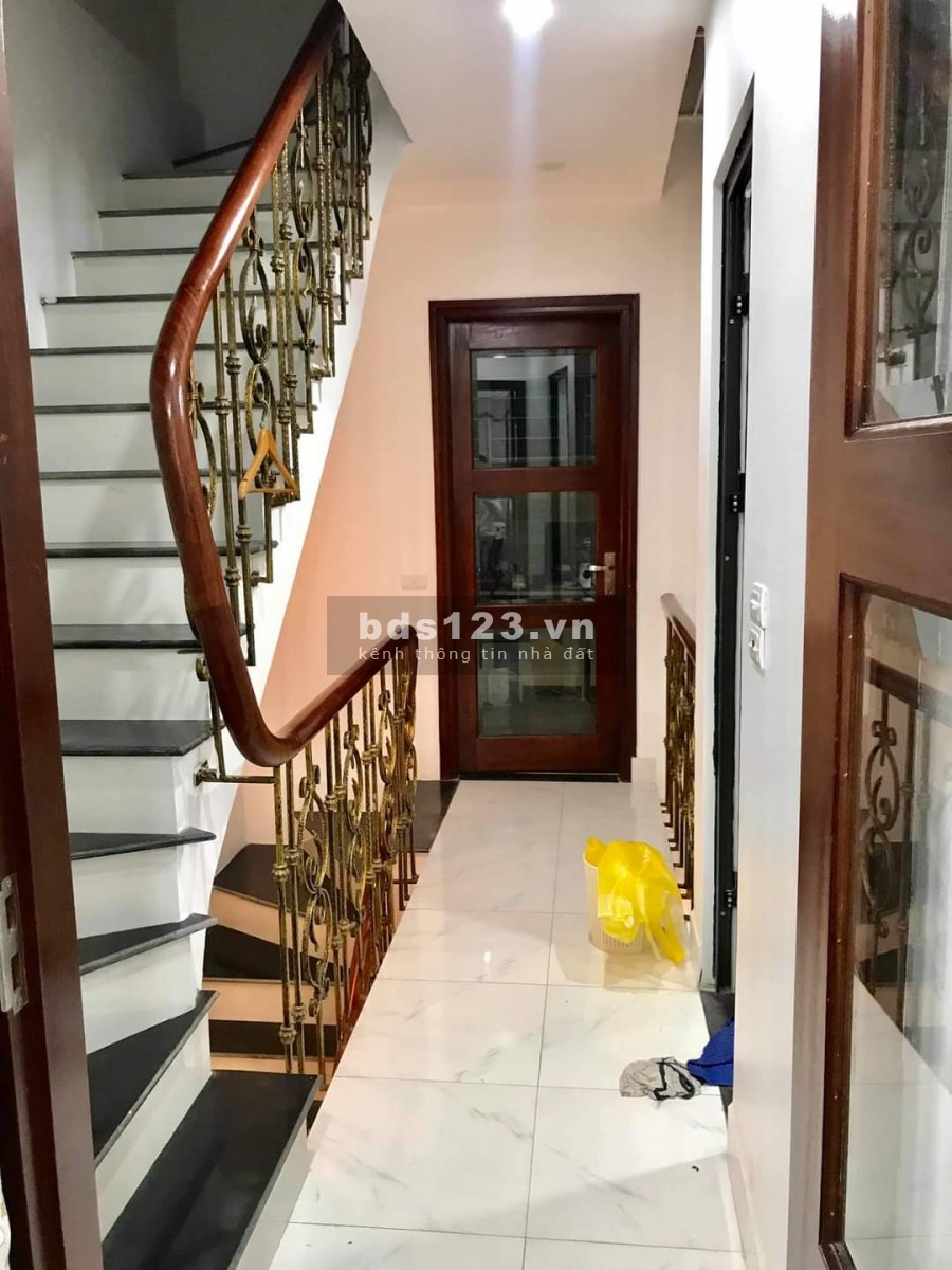  NHÀ PHỐ BỒ ĐỀ _MẶT NGÕ CONTAINER TRÁNH NHAU