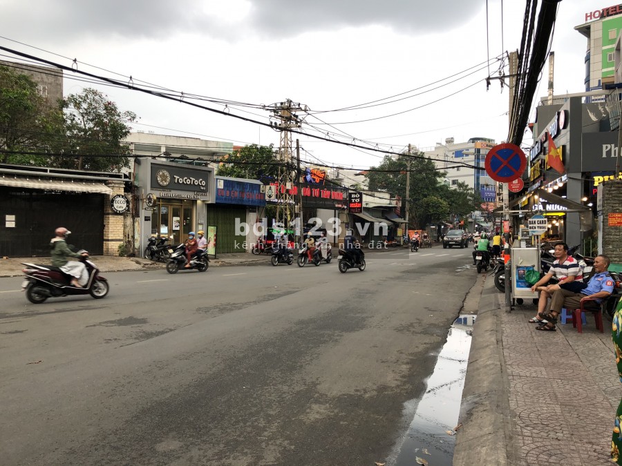 MT Lê Quang Định 4x32m 1T-1Lầu sàn trống suốt KD Tự Do giá 20Tr/th