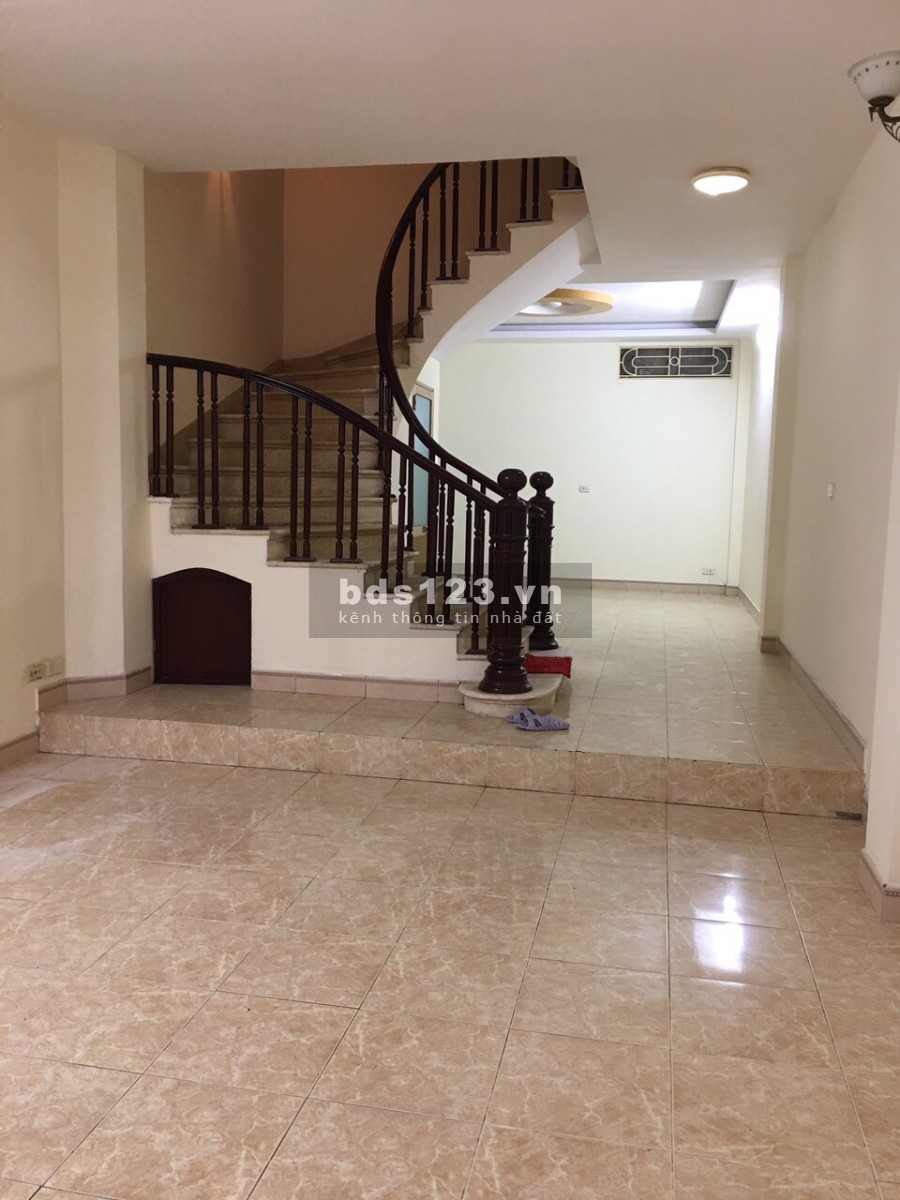 Bán gấp nhà đẹp đầu phố Nguyễn Khuyến, Hà Đông, 82m2, 5 tầng, 10.3 tỷ
