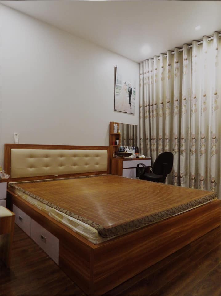 Bán nhà Trần Quốc Hoàn, Cầu Giấy 50m2 6.6 tỷ, nhà đẹp ở luôn, oto phân lô.