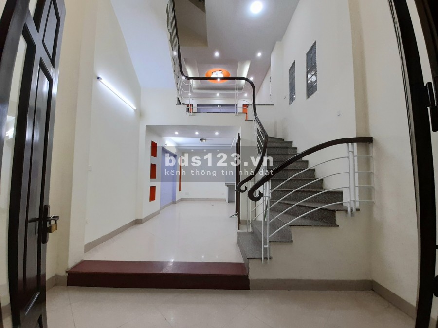 Bán nhà Đường Khương Đình, Q. Thanh Xuân. 57m2x5 tầng.