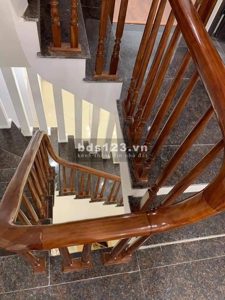 Bán nhà mới xây lô góc 30m2 x 5T NT siêu đẹp Đội Cấn 2,6 tỷ