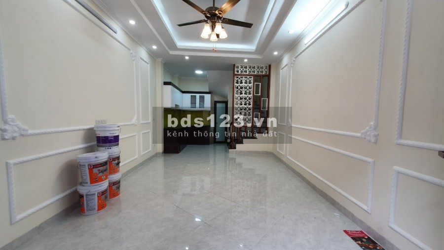 Trắng Tinh Khôi với siêu phẩm Hoàng Mai 30m2, 5 tầng, mới tinh, chỉ 3 tỷ