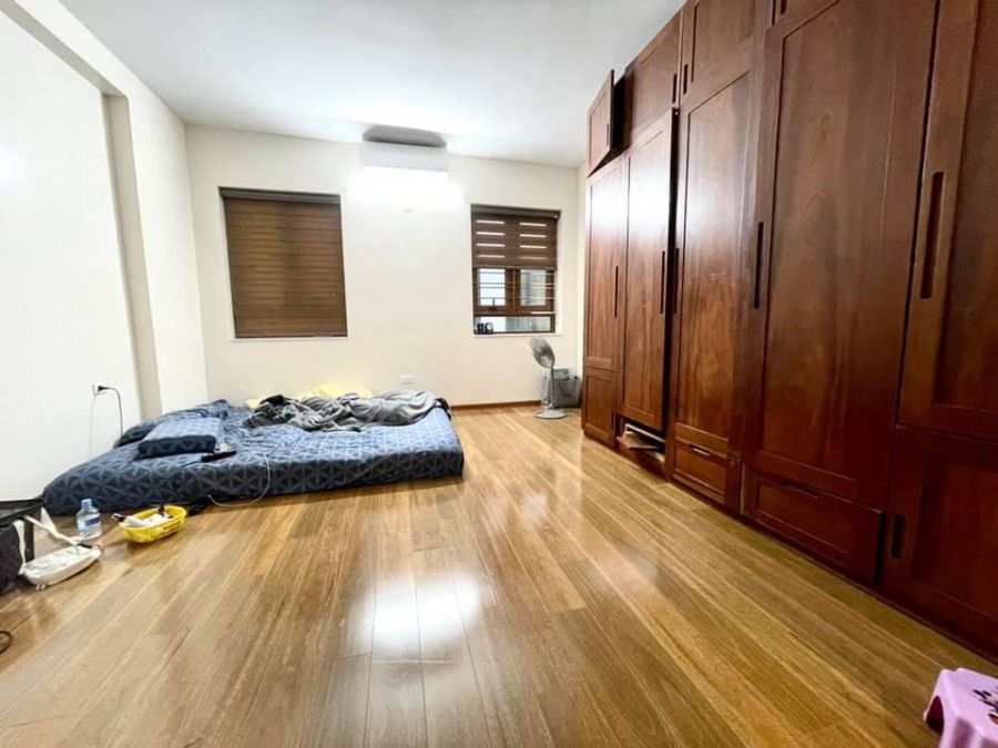 Bán Nhà 35m2 x 5 Tầng Lô Góc, Ô Tô, Kinh Doanh Quận Thanh Xuân Chỉ 6.2 Tỷ.